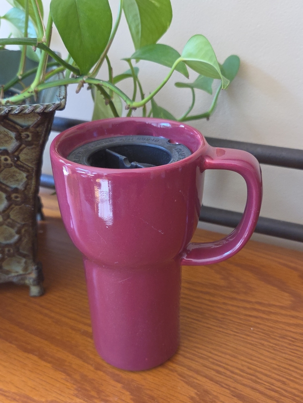 Travel Master-Ceramic Travel Mug with Handle - Berry Red - 15 Oz